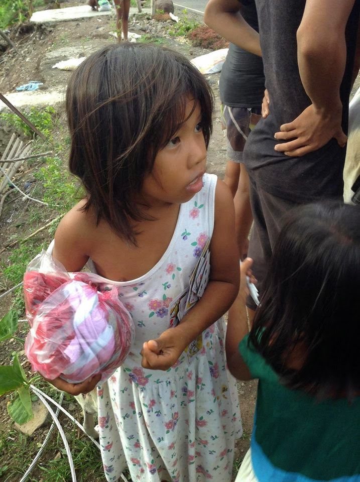 A child survivor in Leyte.
